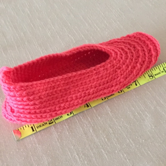 Hand Crafted Slippers Coral Crochet Medium - Picture 3 of 5